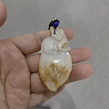 笨鸟画廊   翡翠首饰店