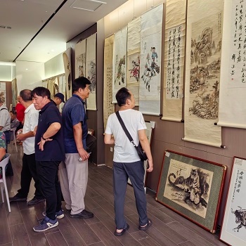  笨鸟画廊竞卖会   