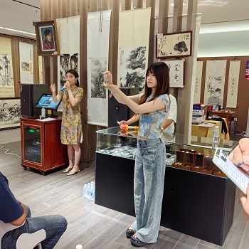  笨鸟画廊竞卖会   